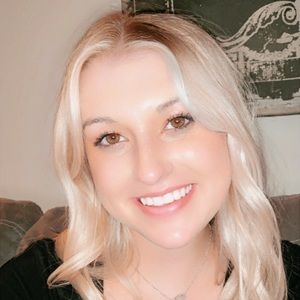 Meet your Posher, Hailey